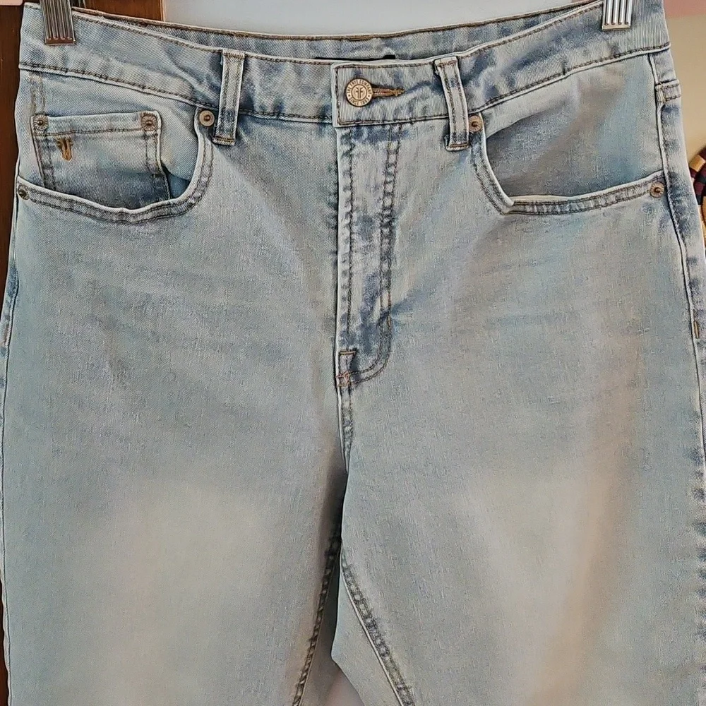Frye Light Wash Jeans - Picture 2 of 11
